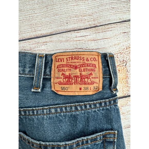 Vintage Levi's Y2K 550 Relaxed Fit Straight Jeans Men's Sz 38x32 Blue Light Wash - Picture 3 of 8